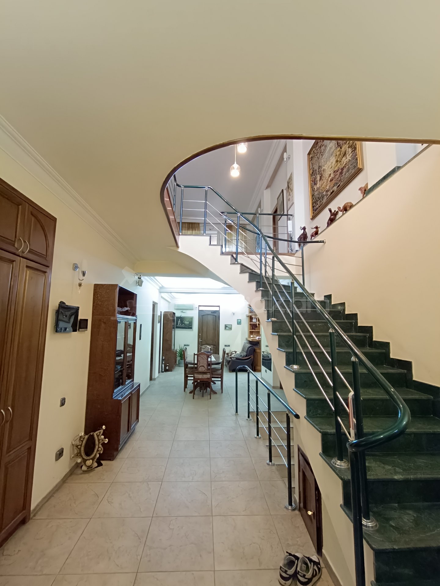 6 Սենյականոց Շքեղ Առանձնատուն, 600քմ, Կահավորված, Լողավազանով, Ավտոտնակով