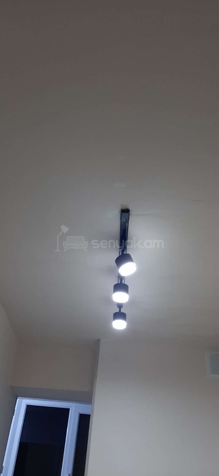 3 Սենյականոց Բնակարան Քարե Շենքում, 67քմ, 5/5 հարկ, Կապիտալ Վերանորոգված, Կահավորված, Արևկող