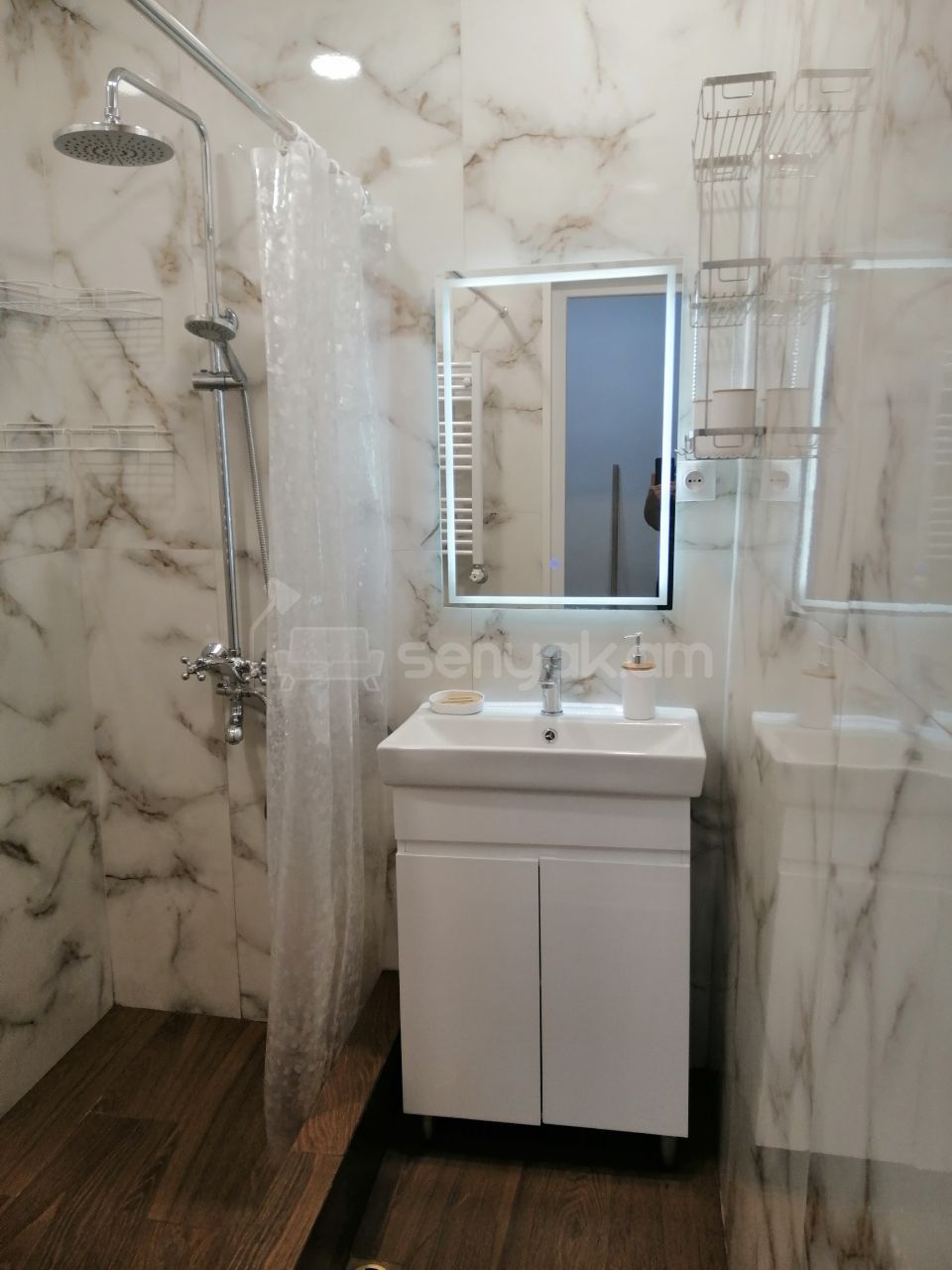 3 Սենյականոց Բնակարան Քարե Շենքում, 67քմ, 5/5 հարկ, Կապիտալ Վերանորոգված, Կահավորված, Արևկող