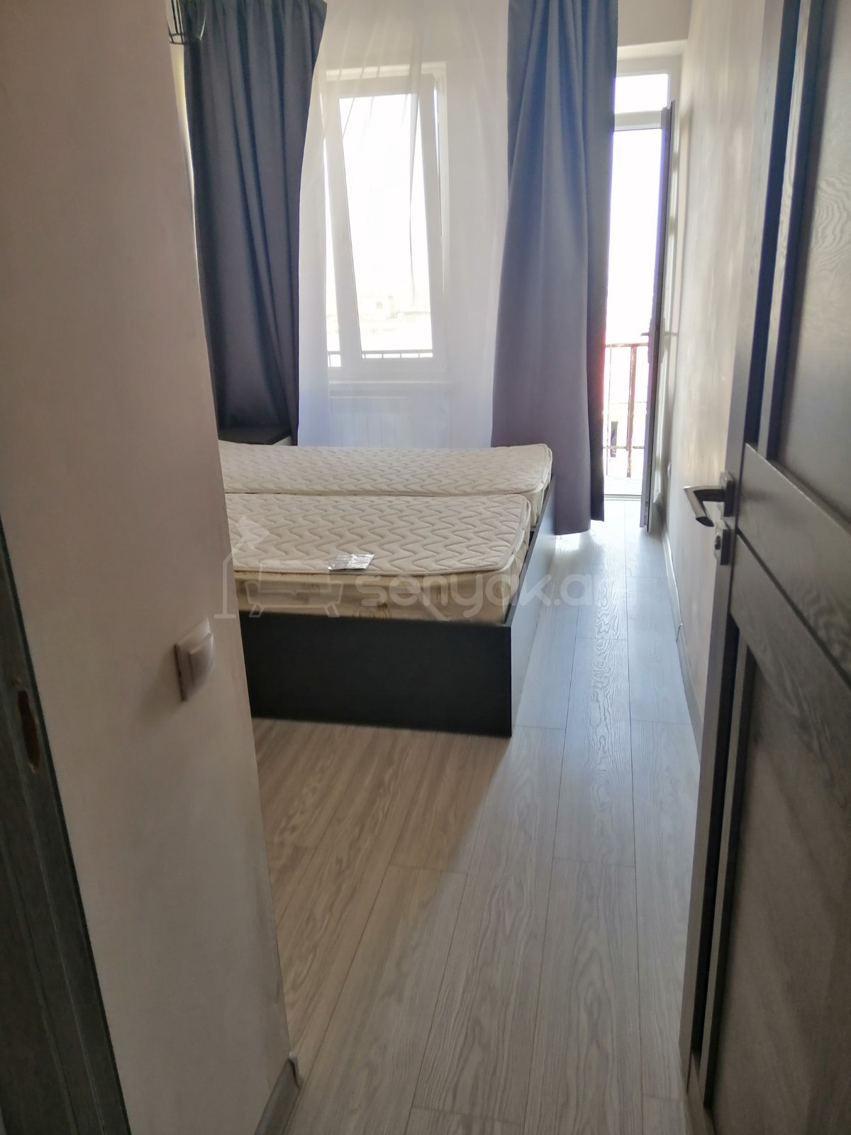 3 Սենյականոց Բնակարան Քարե Շենքում, 67քմ, 5/5 հարկ, Կապիտալ Վերանորոգված, Կահավորված, Արևկող