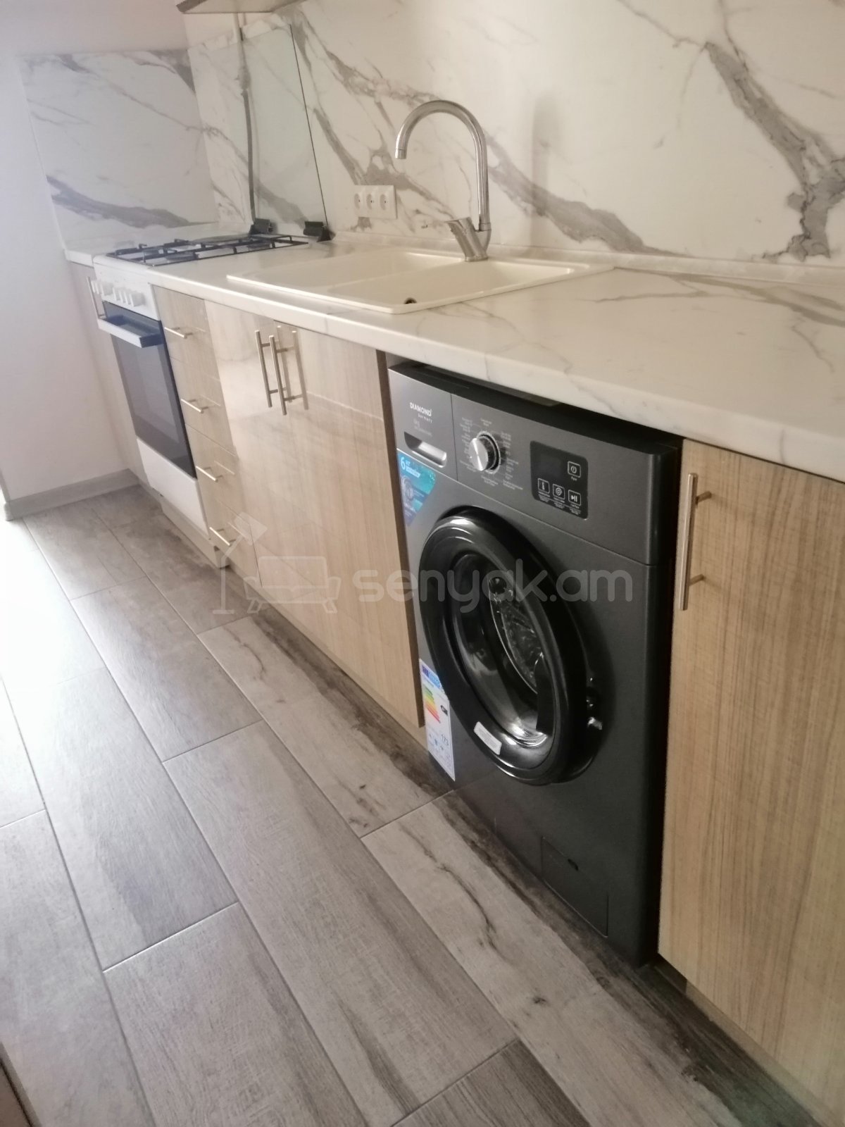 3 Սենյականոց Բնակարան Քարե Շենքում, 67քմ, 5/5 հարկ, Կապիտալ Վերանորոգված, Կահավորված, Արևկող