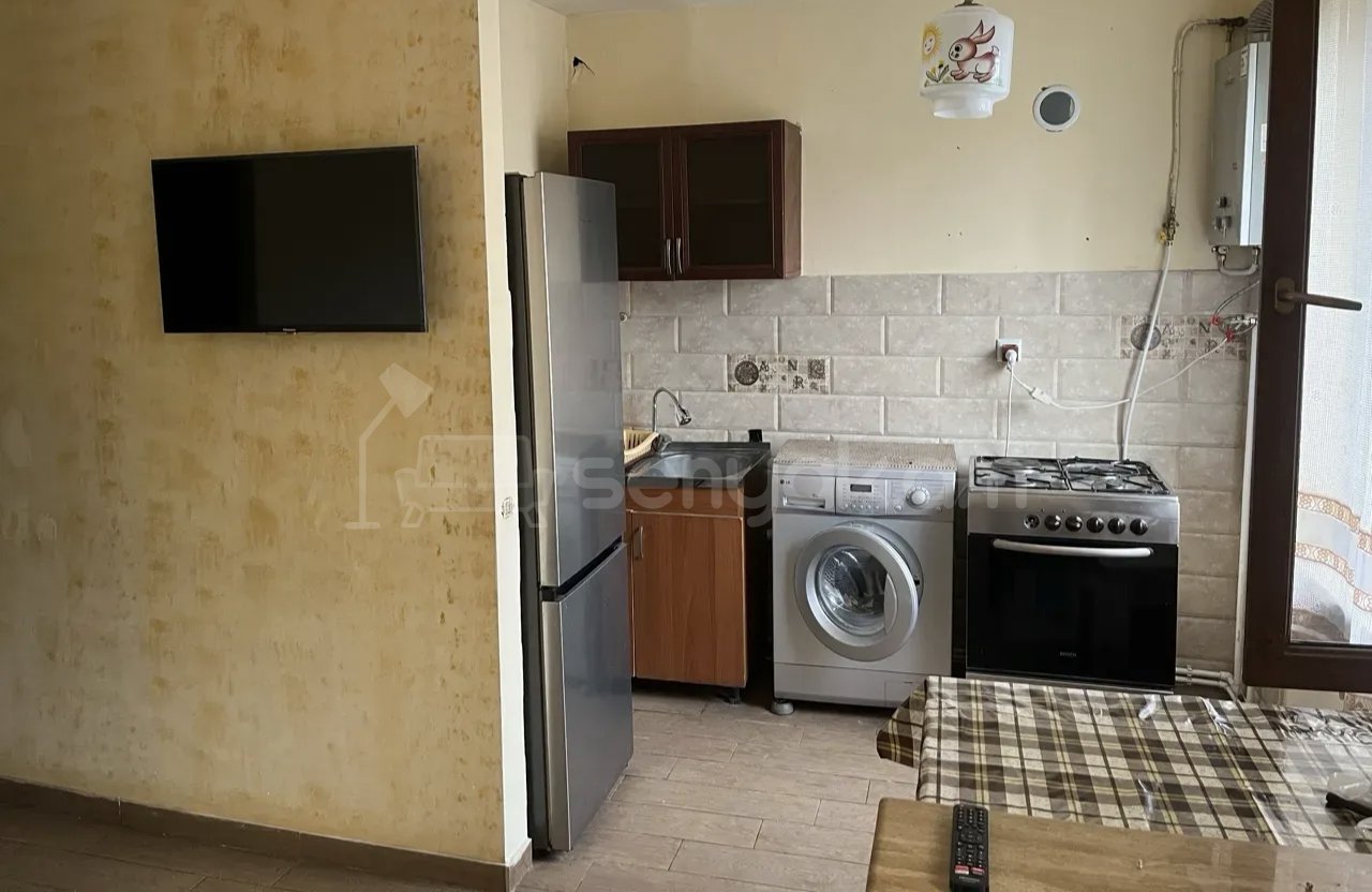 2 Սենյականոց Բնակարան Քարե Շենքում, 46քմ, 3/5 հարկ, Կապիտալ Վերանորոգված, Կահավորված