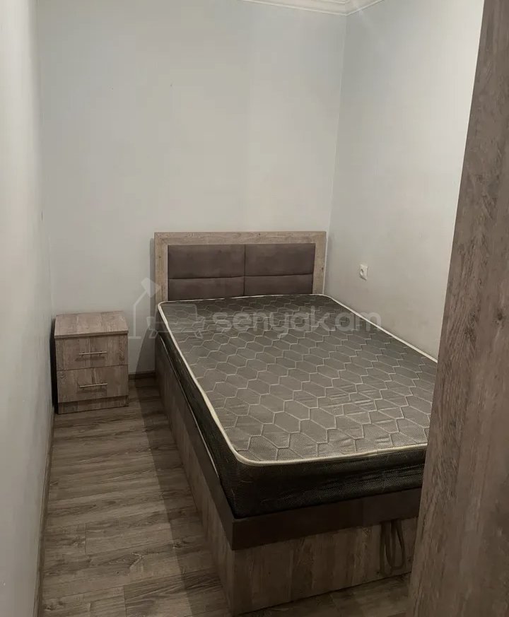 2 Սենյականոց Բնակարան Քարե Շենքում, 46քմ, 3/5 հարկ, Կապիտալ Վերանորոգված, Կահավորված