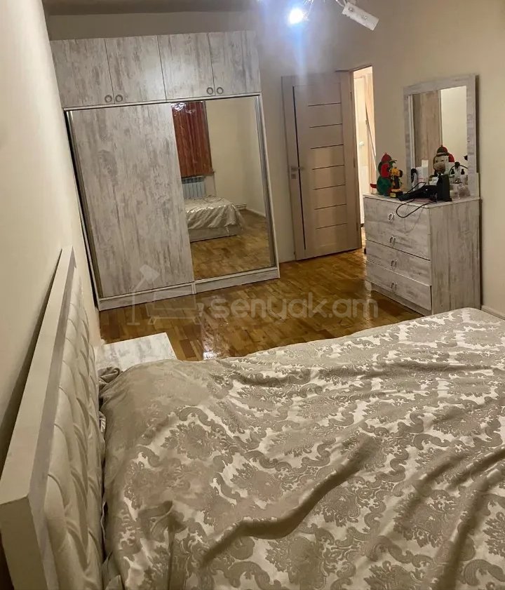 3 Սենյականոց Բնակարան, 78քմ, 5/9 հարկ, Նորմալ Վիճակում, Կահավորված, Արևկող