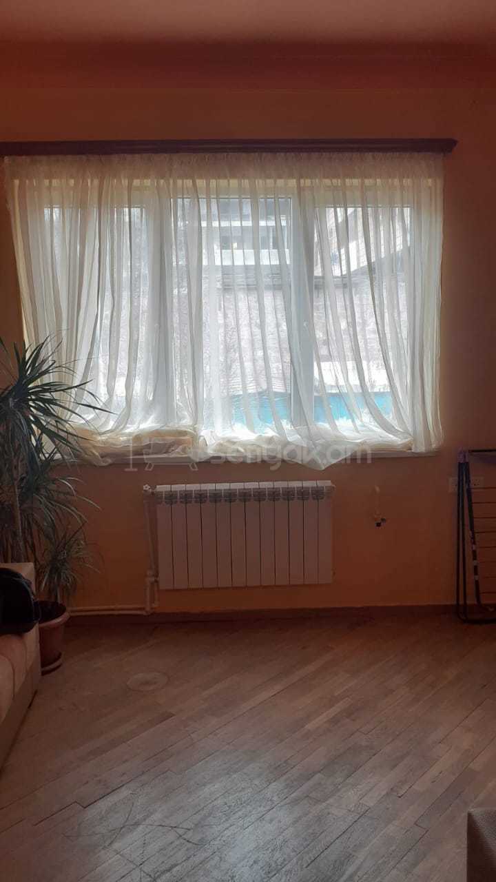 2 Սենյականոց Բնակարան Քարե Շենքում, 57քմ, 4/4 հարկ, Պետական Վիճակում