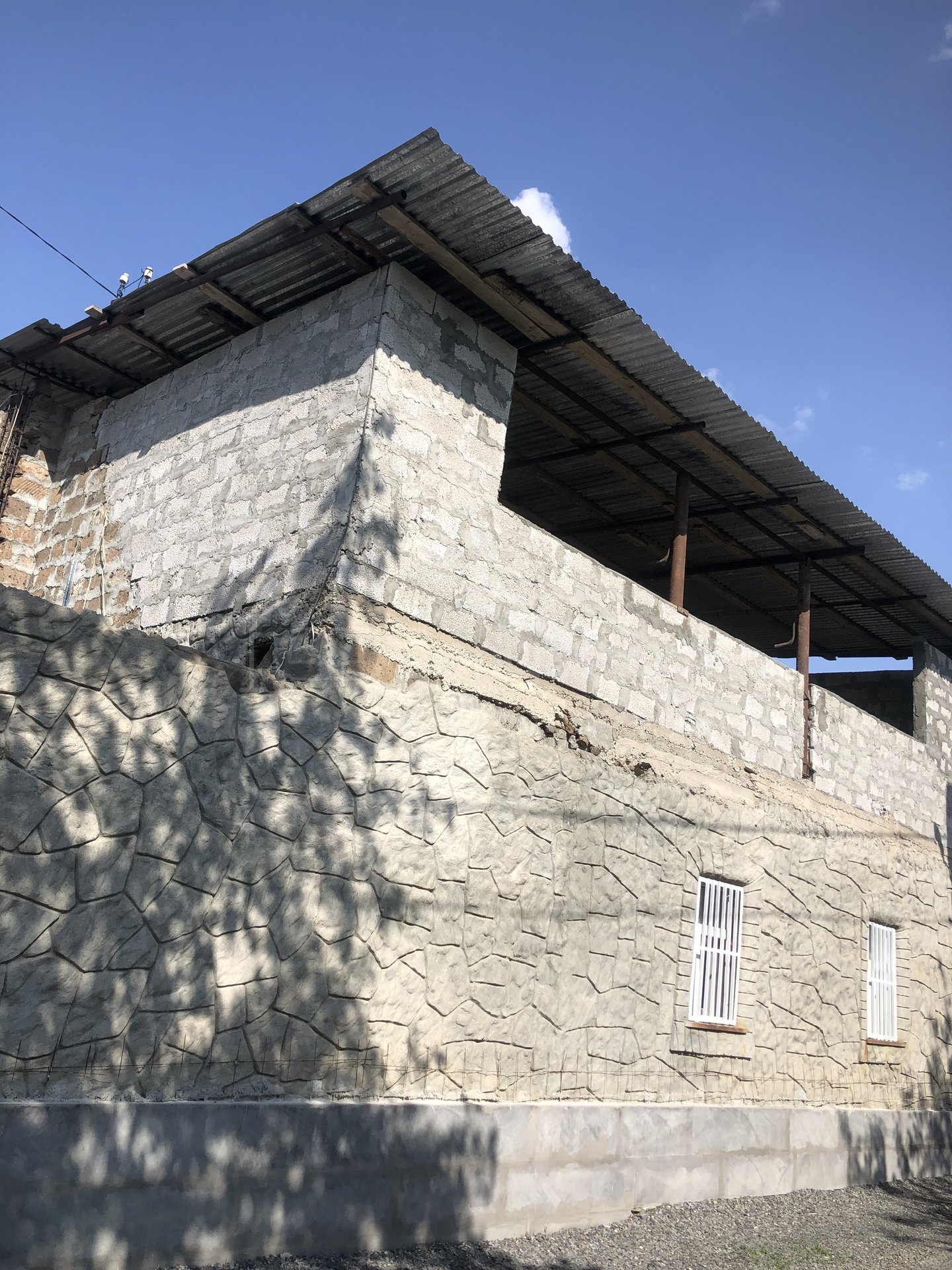 3 Սենյականոց Բնակարան Քարե Շենքում, 80քմ, 1/2 հարկ, Նորմալ Վիճակում