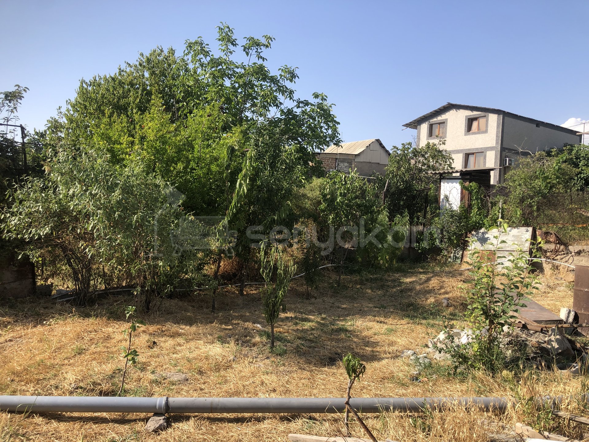 3 Սենյականոց Բնակարան Քարե Շենքում, 80քմ, 1/2 հարկ, Նորմալ Վիճակում