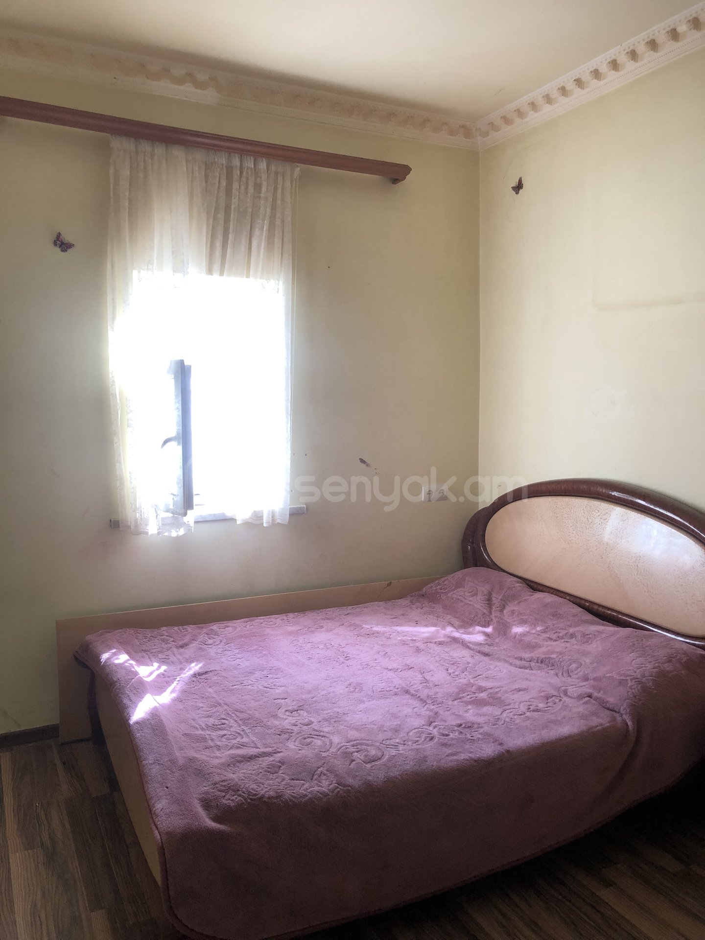 3 Սենյականոց Բնակարան Քարե Շենքում, 80քմ, 1/2 հարկ, Նորմալ Վիճակում
