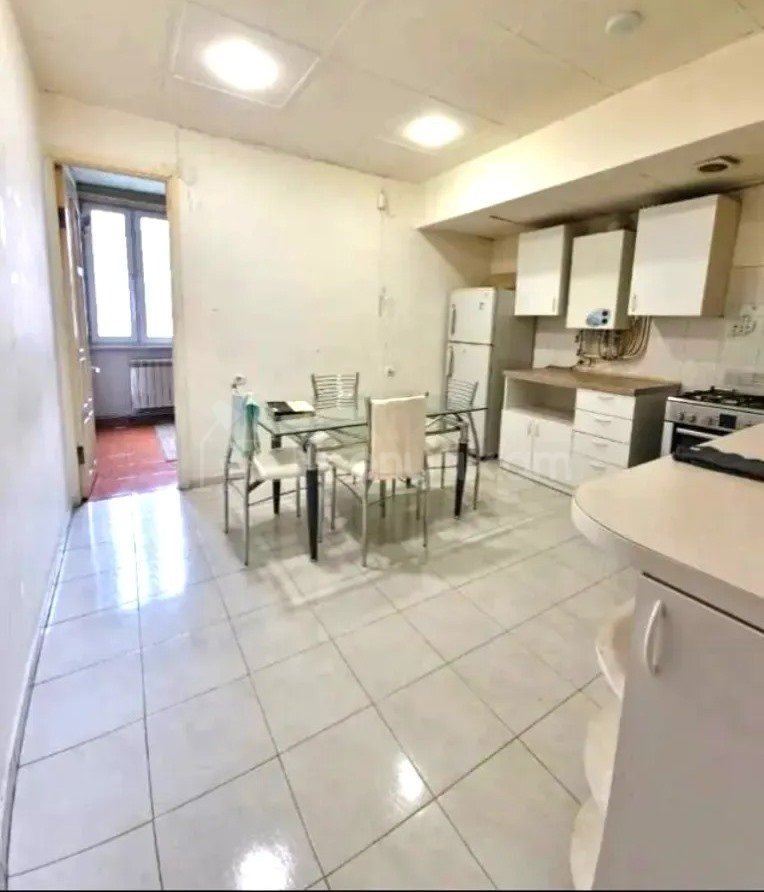 3 Սենյականոց Բնակարան, 78քմ, 6/9 հարկ, Կապիտալ Վերանորոգված