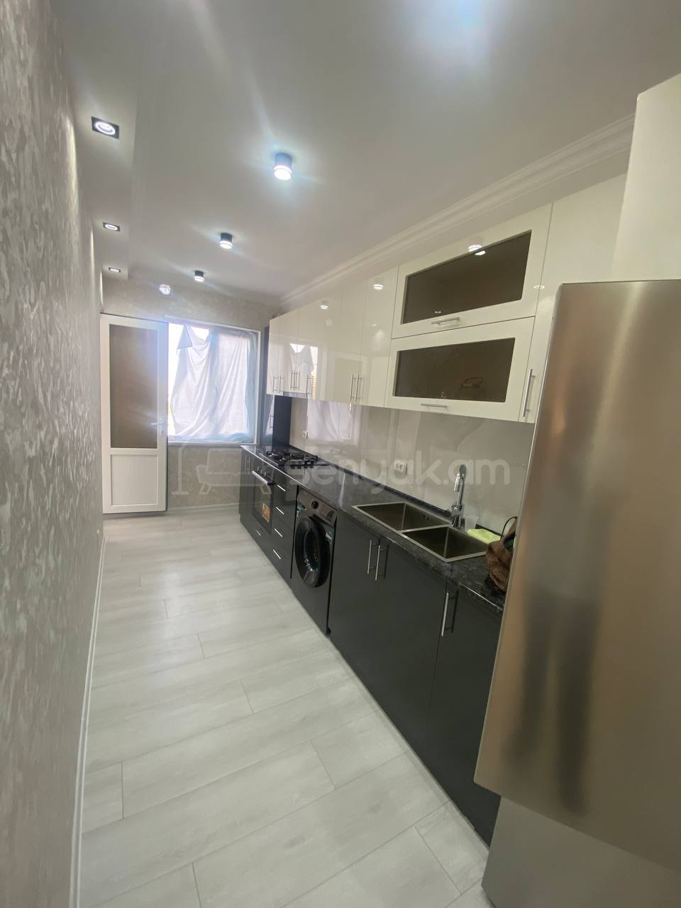 3 Սենյականոց Բնակարան, 65քմ, 4/9 հարկ, Կապիտալ Վերանորոգված, Մասամբ Կահավորված, Արևկող
