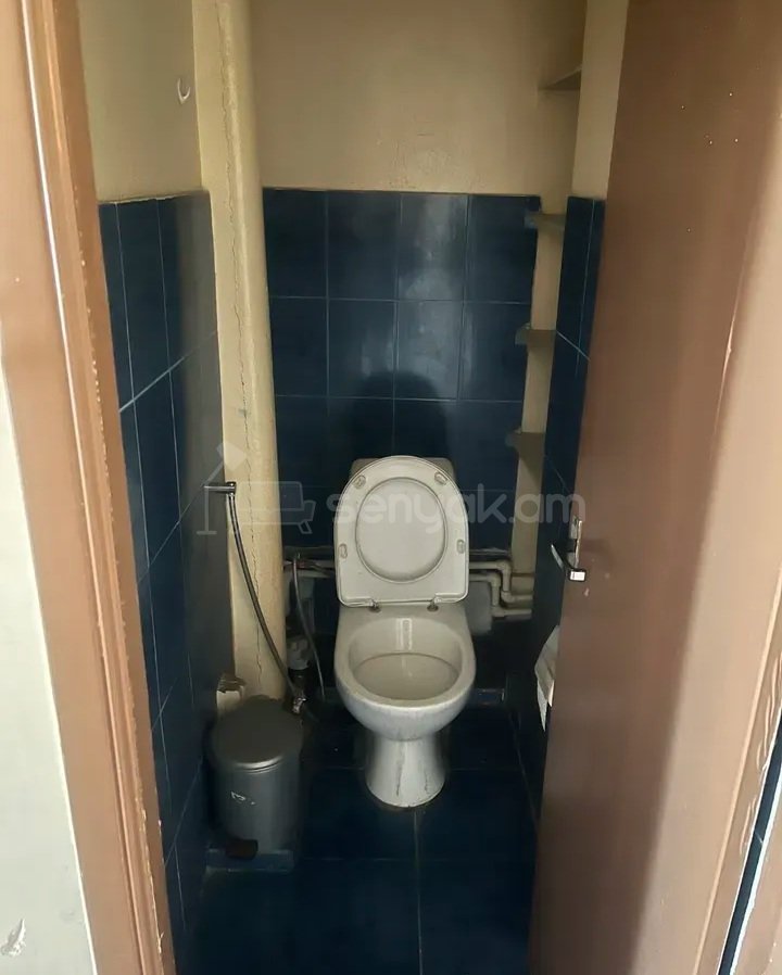 3 Սենյականոց Բնակարան, 95քմ, 10/10 հարկ, Նորմալ Վիճակում, Կահավորված, Արևկող