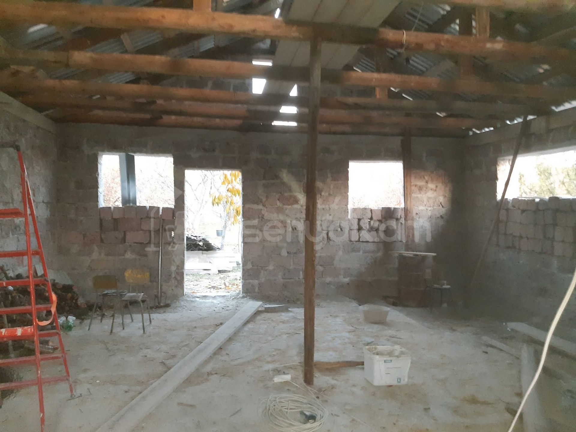 2 Սենյականոց Ամառանոց, 75քմ, Լողավազանով