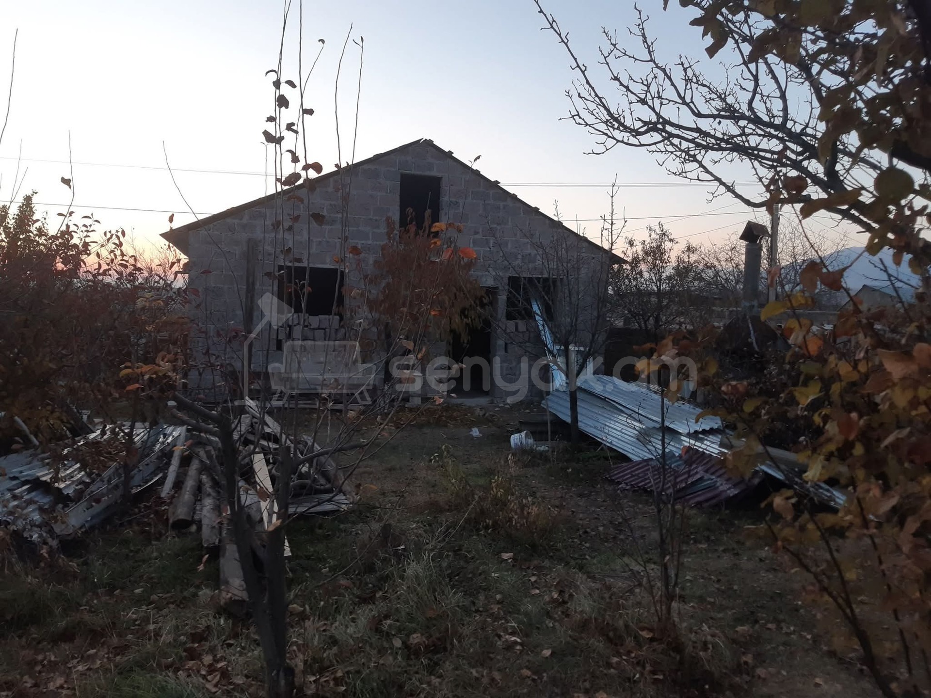 2 Սենյականոց Ամառանոց, 75քմ, Լողավազանով