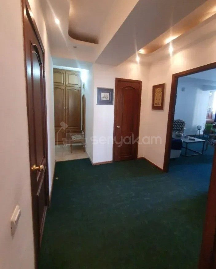 3 Սենյականոց Բնակարան, 82քմ, 9/16 հարկ, Նորմալ Վիճակում