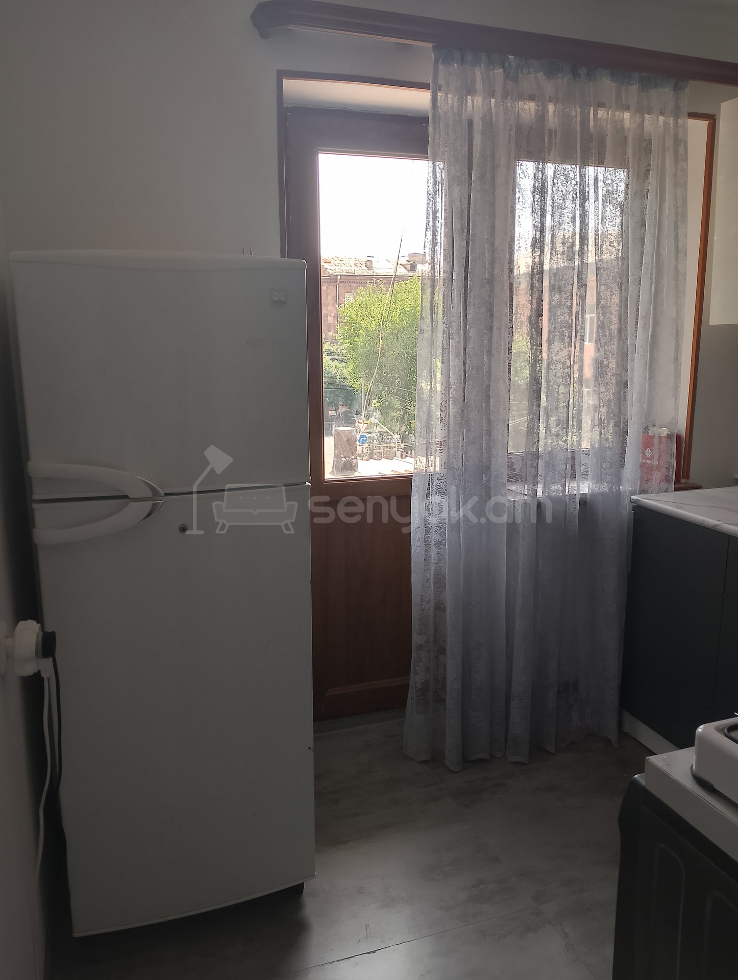 1 Սենյականոց Բնակարան Քարե Շենքում, 32քմ, 3/4 հարկ, Նորմալ Վիճակում, Կահավորված, Արևկող