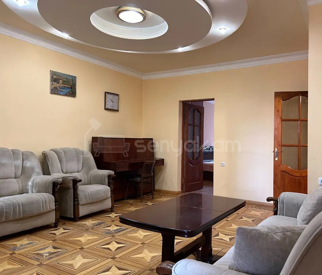 3 Սենյականոց Բնակարան Քարե Շենքում, 73քմ, 4/5 հարկ, Կապիտալ Վերանորոգված, Կահավորված