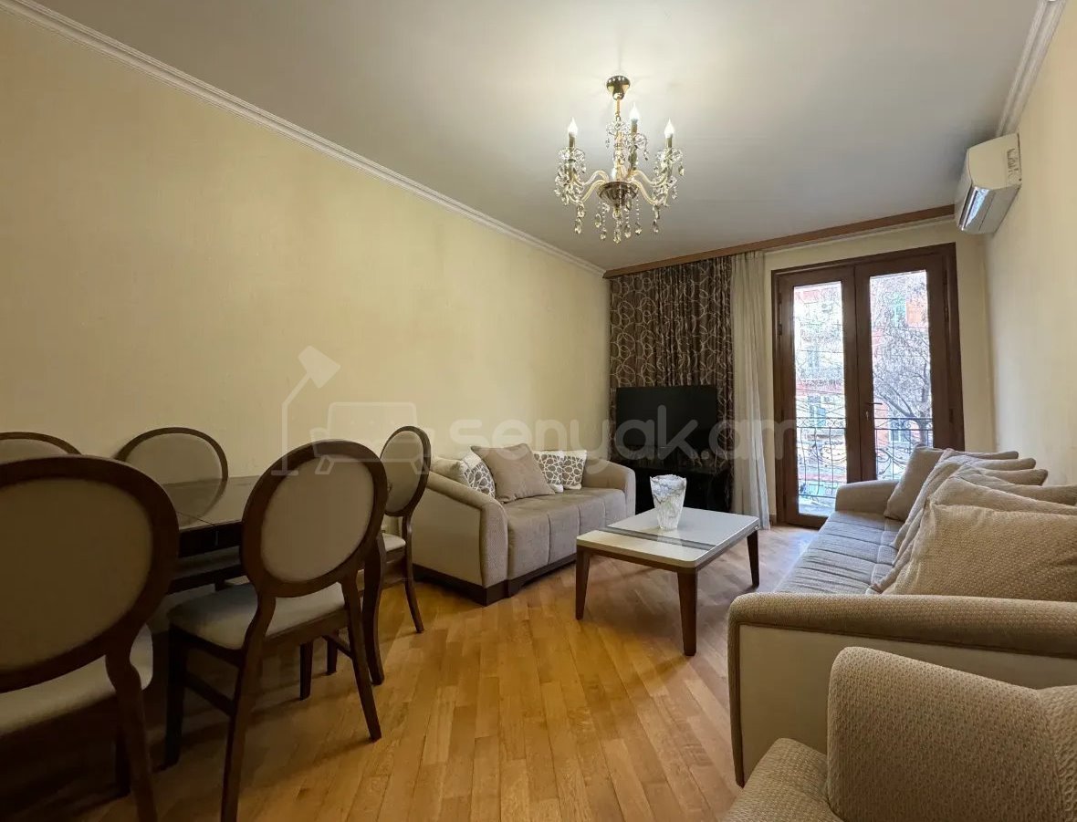 2 Սենյականոց Բնակարան Քարե Շենքում, 60քմ, 3/5 հարկ, Կապիտալ Վերանորոգված
