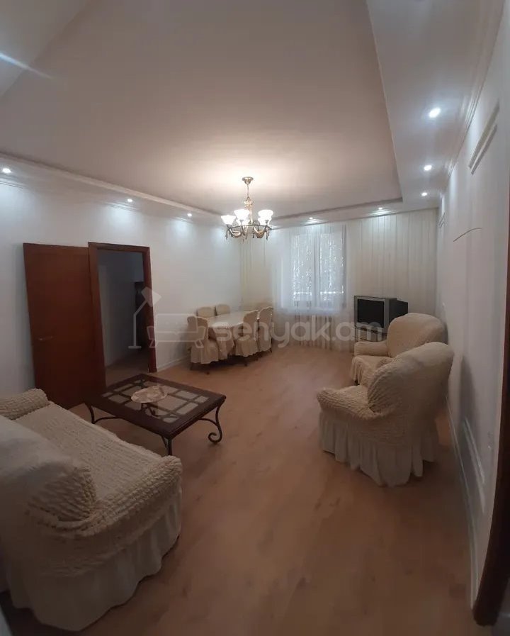 3 Սենյականոց Բնակարան Քարե Շենքում, 85քմ, 2/5 հարկ, Կապիտալ Վերանորոգված, Կահավորված