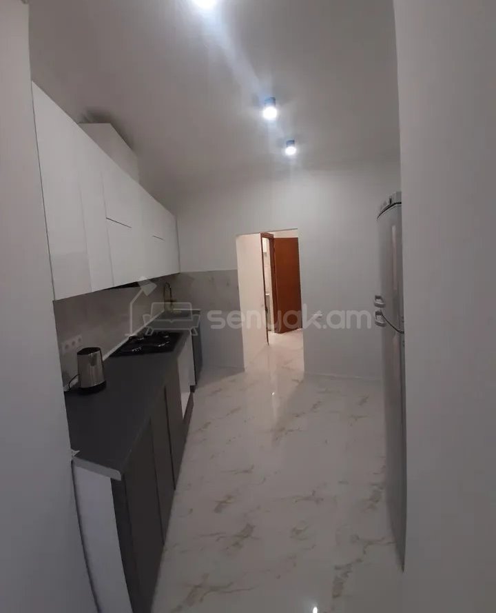 3 Սենյականոց Բնակարան Քարե Շենքում, 85քմ, 2/5 հարկ, Կապիտալ Վերանորոգված, Կահավորված