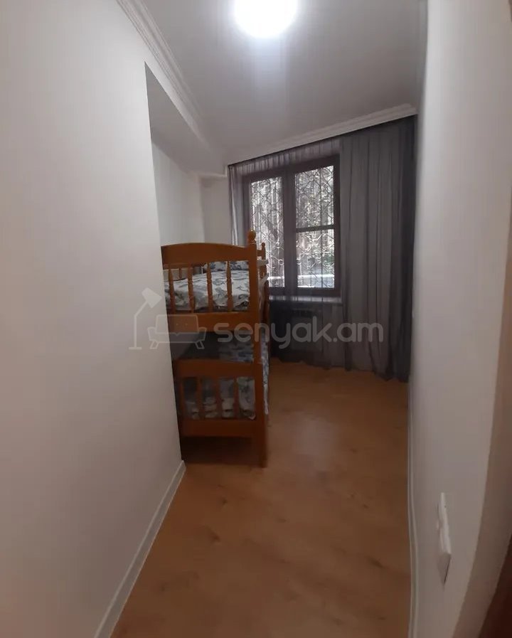 3 Սենյականոց Բնակարան Քարե Շենքում, 85քմ, 2/5 հարկ, Կապիտալ Վերանորոգված, Կահավորված