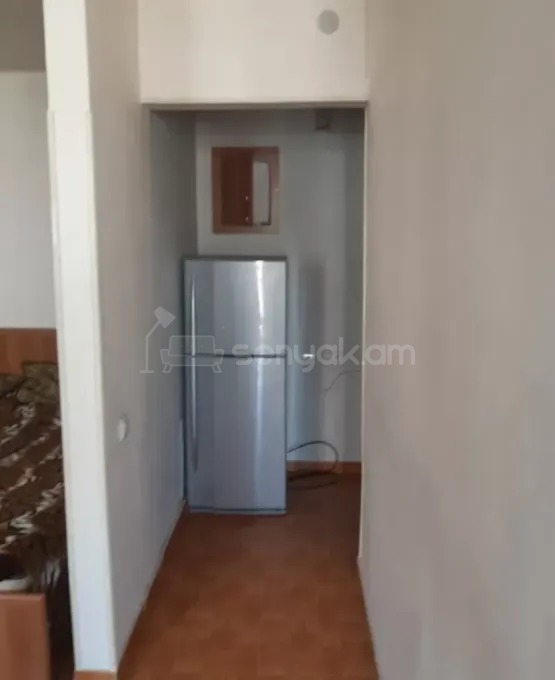 1 Սենյականոց Բնակարան Քարե Շենքում, 40քմ, 5/5 հարկ, Նորմալ Վիճակում, Կահավորված, Արևկող