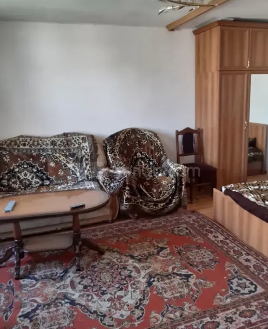 1 Սենյականոց Բնակարան Քարե Շենքում, 40քմ, 5/5 հարկ, Նորմալ Վիճակում, Կահավորված, Արևկող