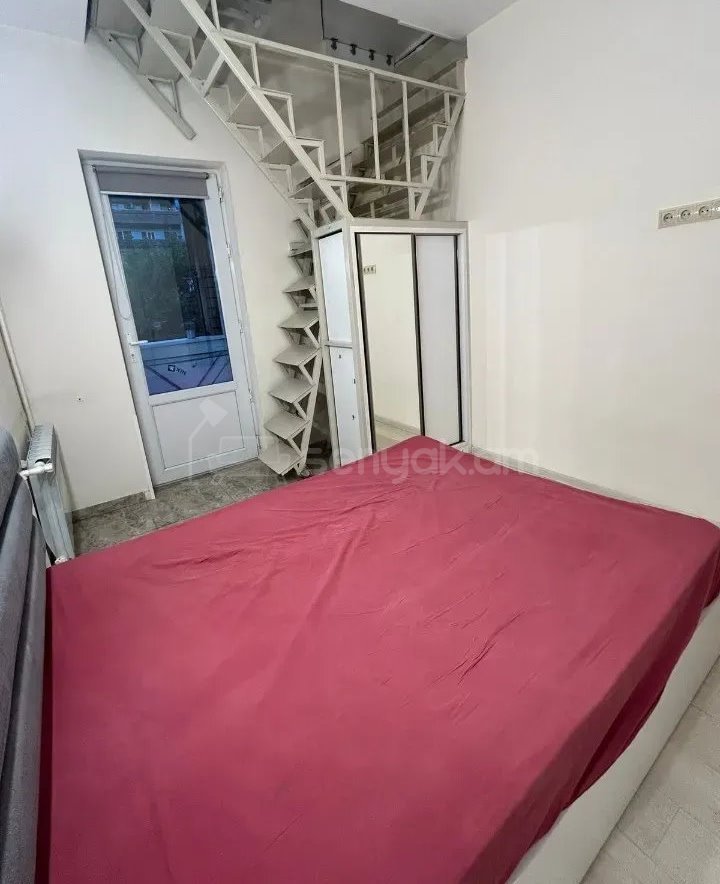 3 Սենյականոց Բնակարան Քարե Շենքում, 75քմ, 3/7 հարկ, Կապիտալ Վերանորոգված, Կահավորված
