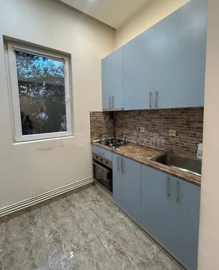 3 Սենյականոց Բնակարան Քարե Շենքում, 75քմ, 3/7 հարկ, Կապիտալ Վերանորոգված, Կահավորված