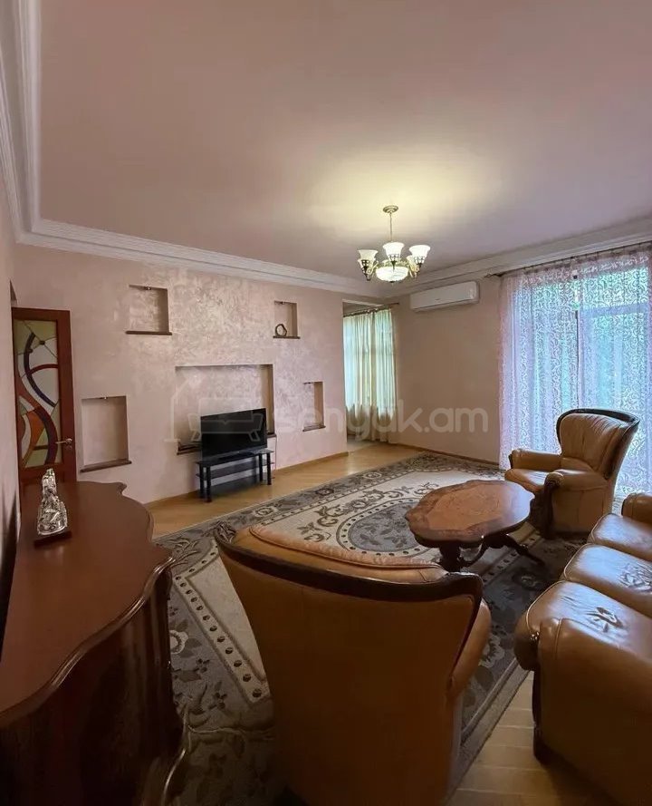 3 Սենյականոց Բնակարան Քարե Շենքում, 95քմ, 2/4 հարկ, Կապիտալ Վերանորոգված