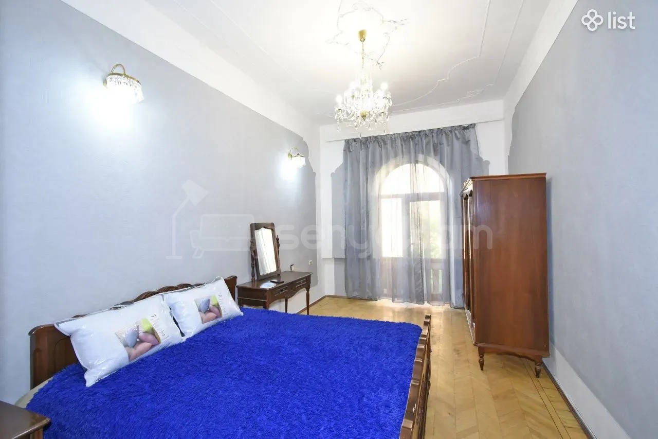 3 Սենյականոց Բնակարան Քարե Շենքում, 96քմ, 4/5 հարկ, Կապիտալ Վերանորոգված, Կահավորված