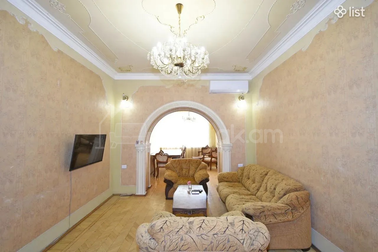3 Սենյականոց Բնակարան Քարե Շենքում, 96քմ, 4/5 հարկ, Կապիտալ Վերանորոգված, Կահավորված
