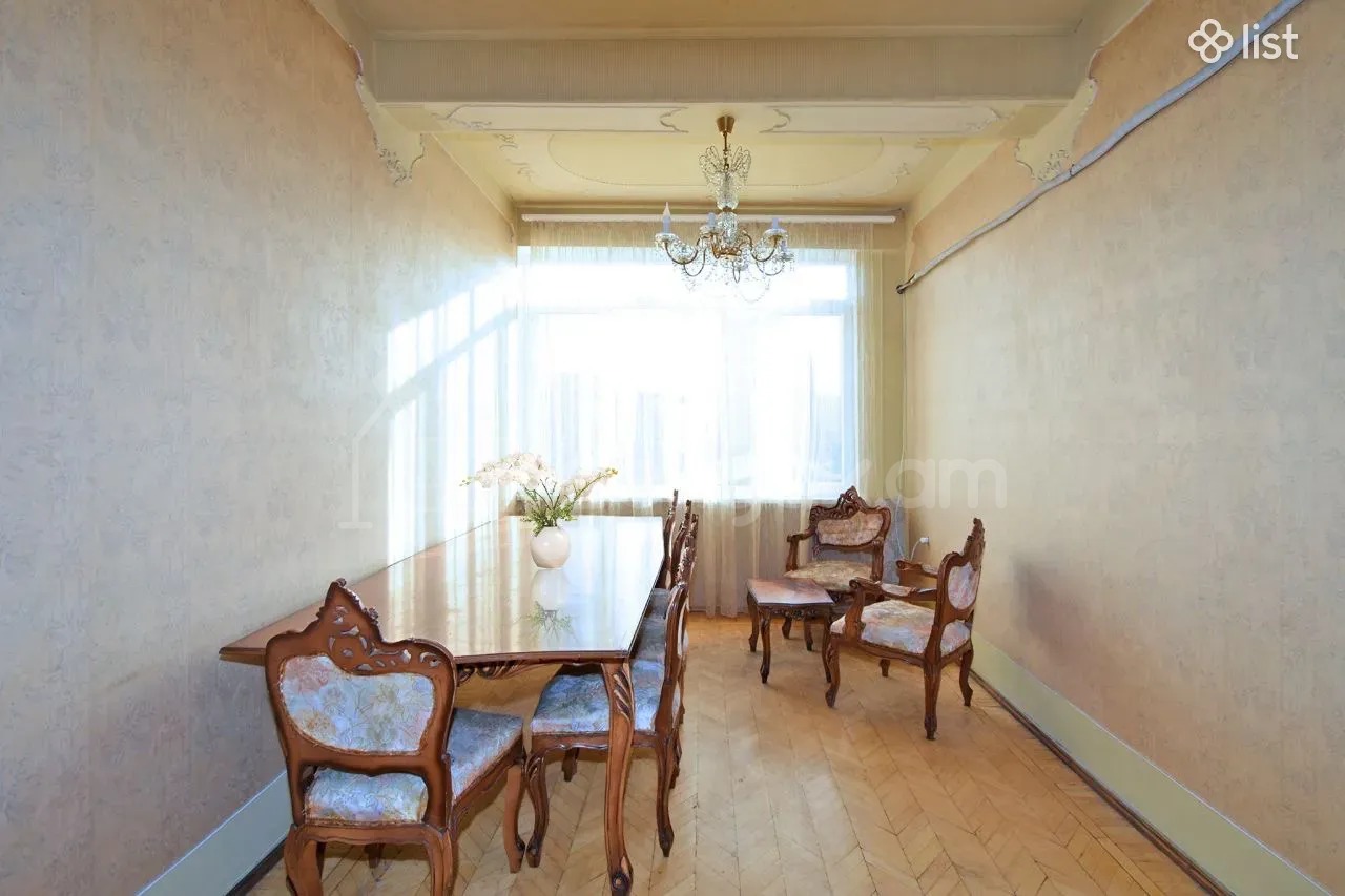 3 Սենյականոց Բնակարան Քարե Շենքում, 96քմ, 4/5 հարկ, Կապիտալ Վերանորոգված, Կահավորված