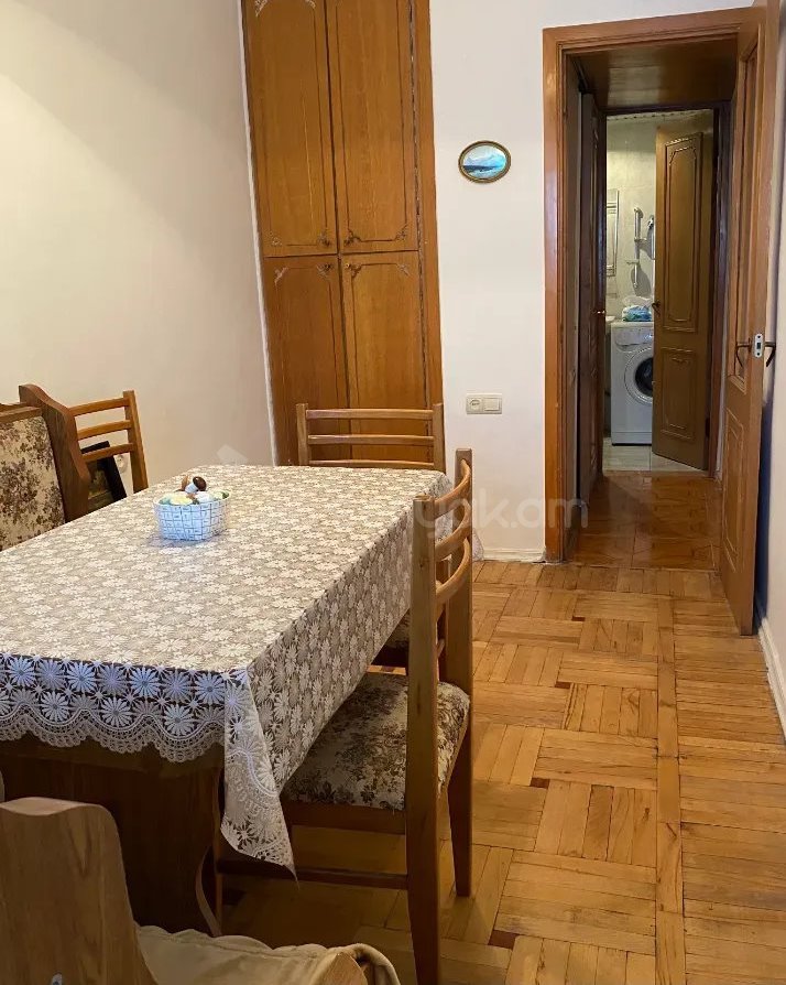 3 Սենյականոց Բնակարան, 61քմ, 3/9 հարկ, Կապիտալ Վերանորոգված, Կահավորված