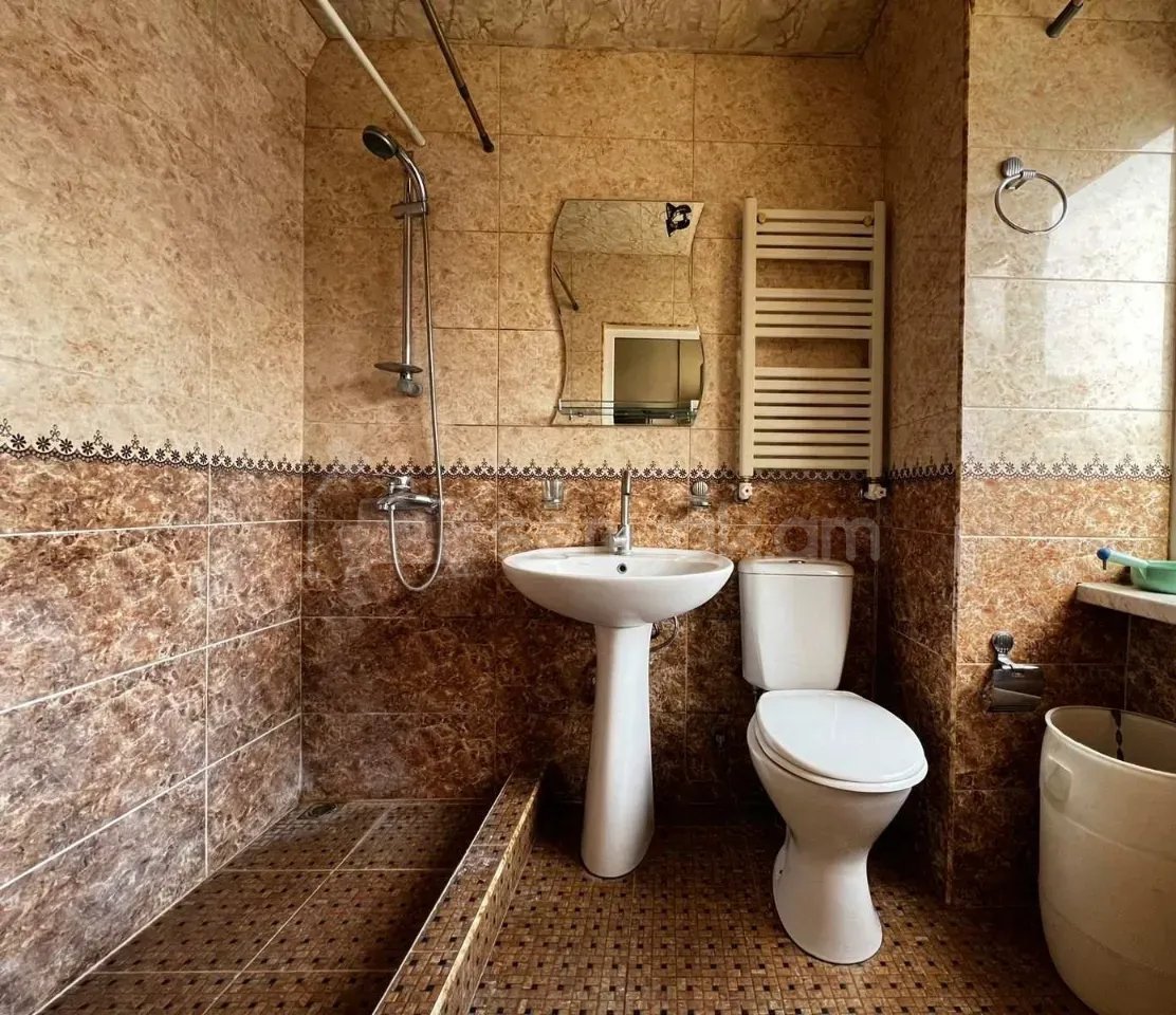 3 Սենյականոց Բնակարան Քարե Շենքում, 65քմ, 3/4 հարկ, Կապիտալ Վերանորոգված, Կահավորված