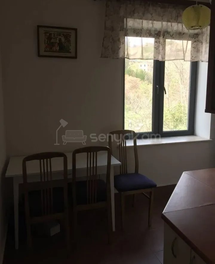 3 Սենյականոց Բնակարան Քարե Շենքում, 64քմ, 4/4 հարկ, Կապիտալ Վերանորոգված, Կահավորված