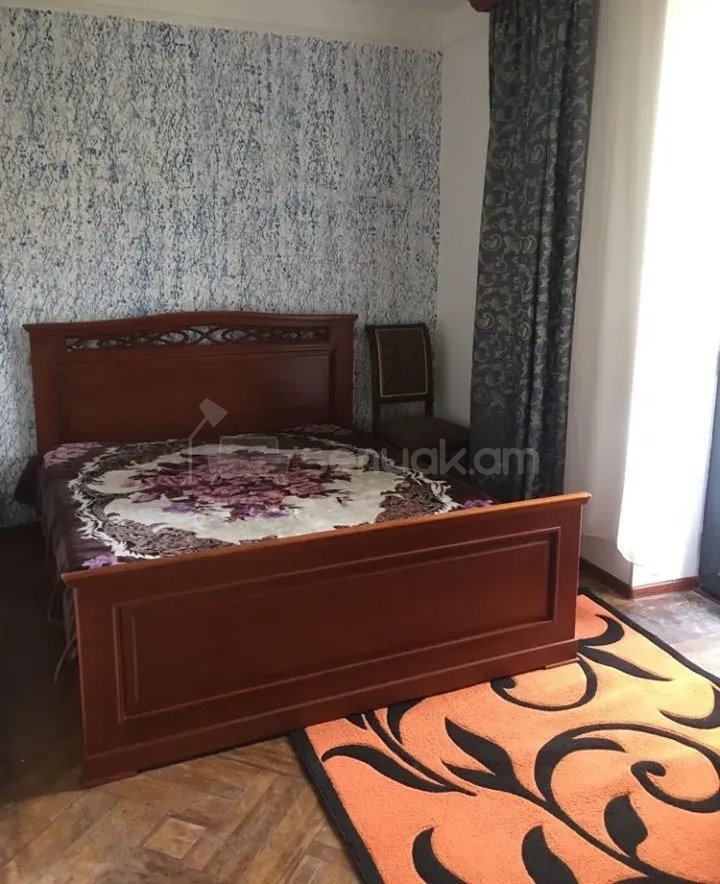 3 Սենյականոց Բնակարան Քարե Շենքում, 64քմ, 4/4 հարկ, Կապիտալ Վերանորոգված, Կահավորված