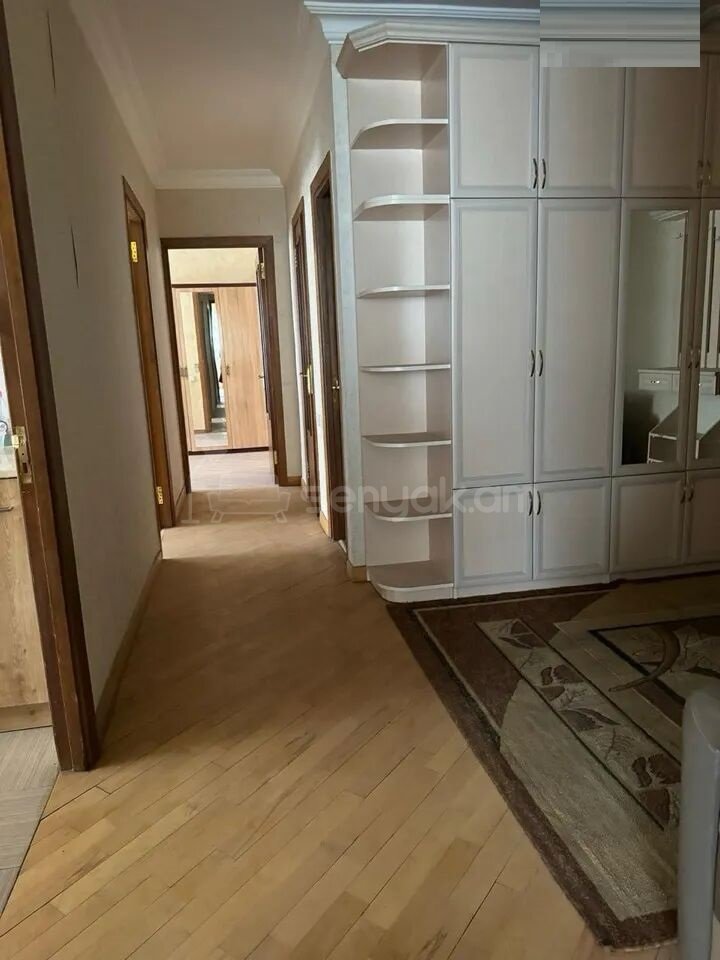 3 Սենյականոց Բնակարան, 93քմ, 7/10 հարկ, Նորմալ Վիճակում