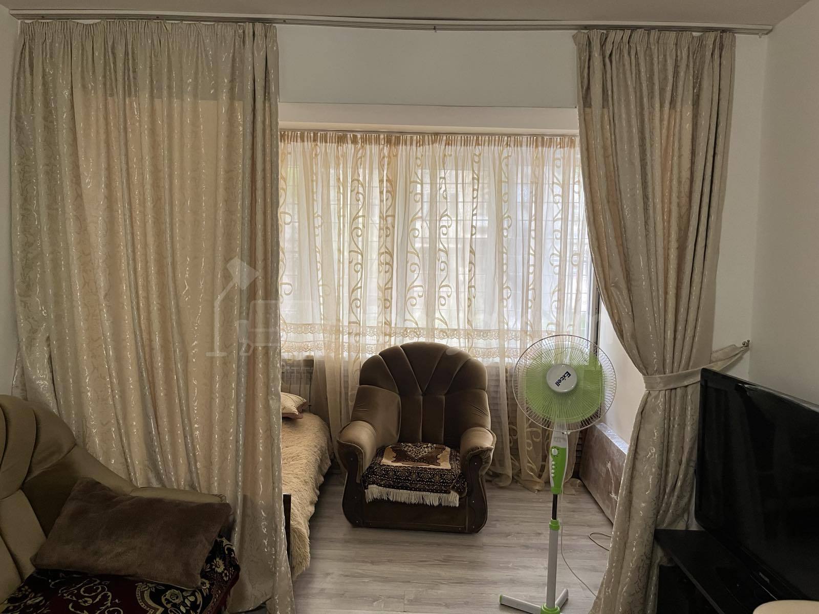 1 Սենյականոց Բնակարան Քարե Շենքում, 38քմ, 1/4 հարկ, Կոսմետիկ Վերանորոգված, Կահավորված, Արևկող