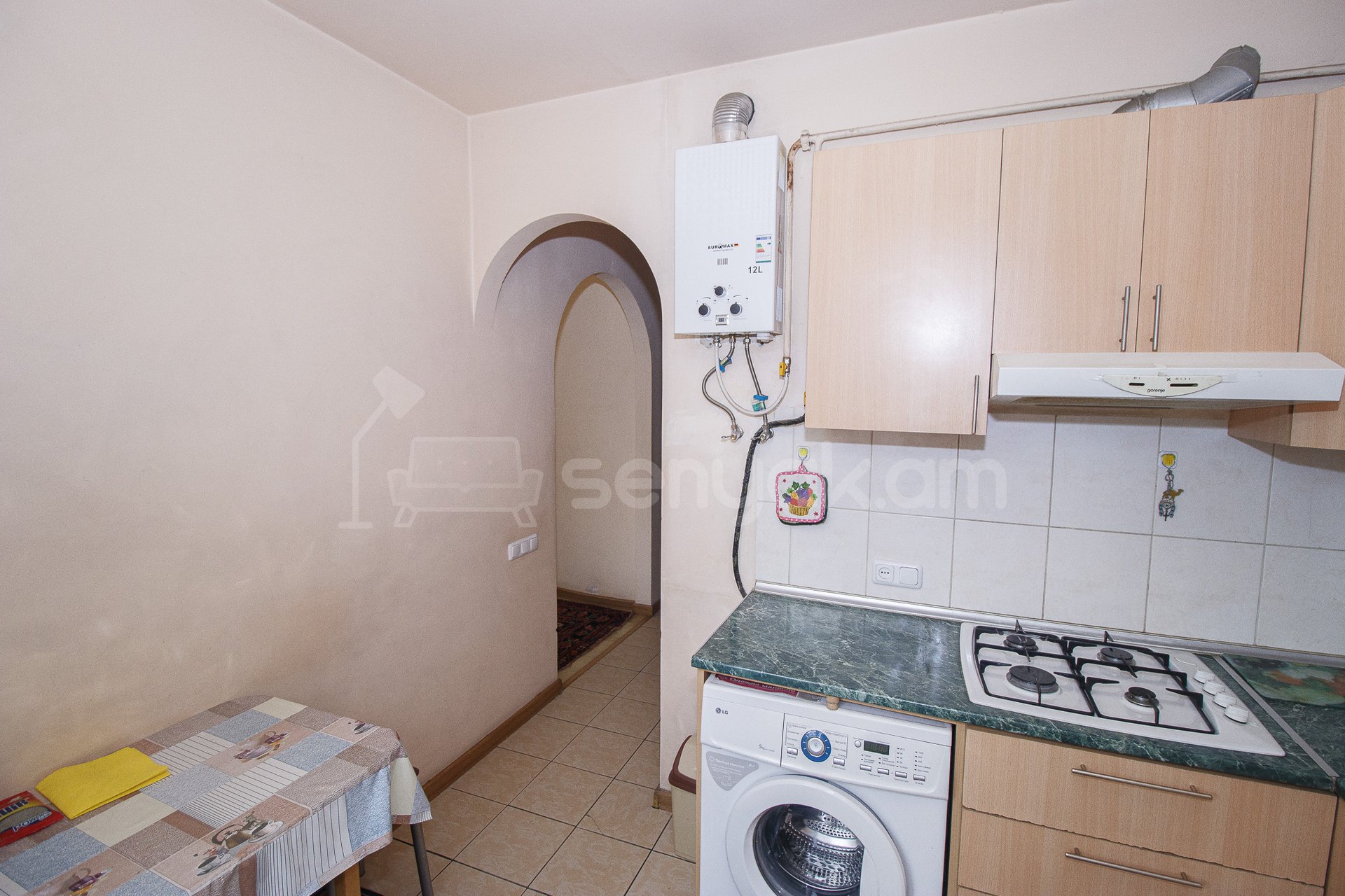 2 Սենյականոց Բնակարան Քարե Շենքում, 54քմ, 4/5 հարկ, Կապիտալ Վերանորոգված