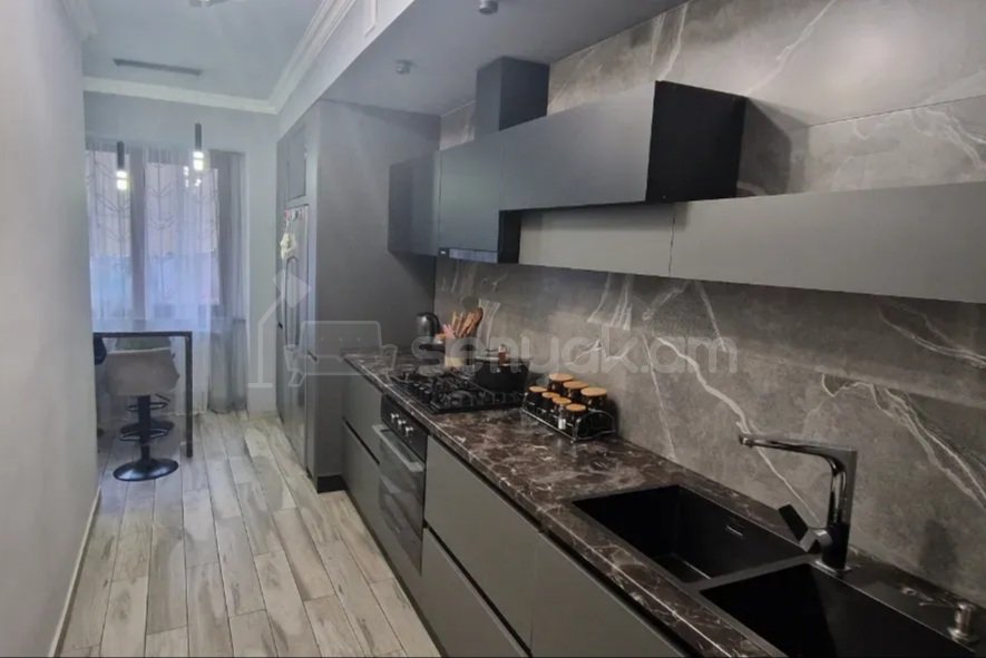 3 Սենյականոց Բնակարան, 70քմ, 1/9 հարկ, Կապիտալ Վերանորոգված