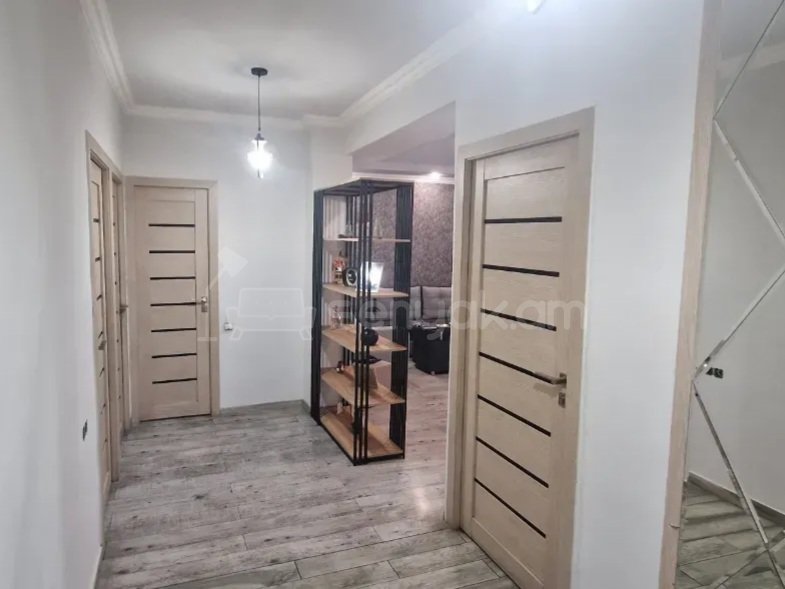 3 Սենյականոց Բնակարան, 70քմ, 1/9 հարկ, Կապիտալ Վերանորոգված