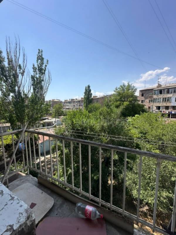 3 Սենյականոց Բնակարան Քարե Շենքում, 55քմ, 4/4 հարկ, Կոսմետիկ Վերանորոգված, Կահավորված, Արևկող