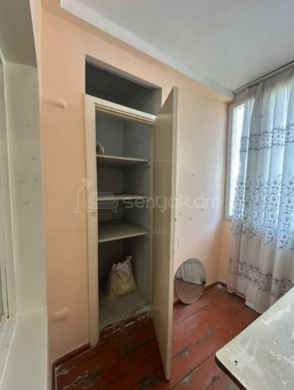 3 Սենյականոց Բնակարան Քարե Շենքում, 55քմ, 4/4 հարկ, Կոսմետիկ Վերանորոգված, Կահավորված, Արևկող