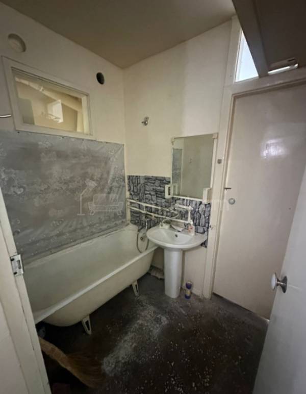 3 Սենյականոց Բնակարան Քարե Շենքում, 55քմ, 4/4 հարկ, Կոսմետիկ Վերանորոգված, Կահավորված, Արևկող