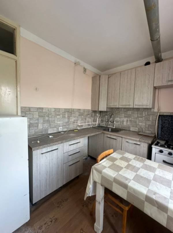 3 Սենյականոց Բնակարան Քարե Շենքում, 55քմ, 4/4 հարկ, Կոսմետիկ Վերանորոգված, Կահավորված, Արևկող