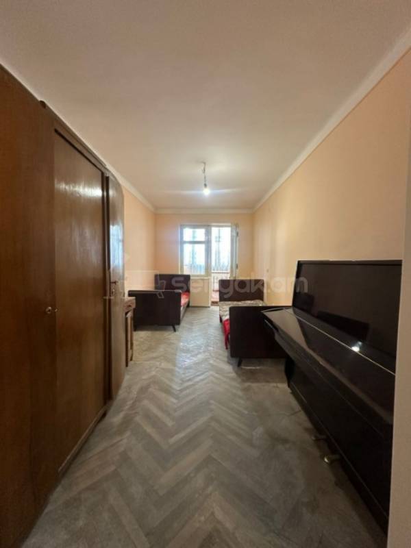 3 Սենյականոց Բնակարան Քարե Շենքում, 55քմ, 4/4 հարկ, Կոսմետիկ Վերանորոգված, Կահավորված, Արևկող