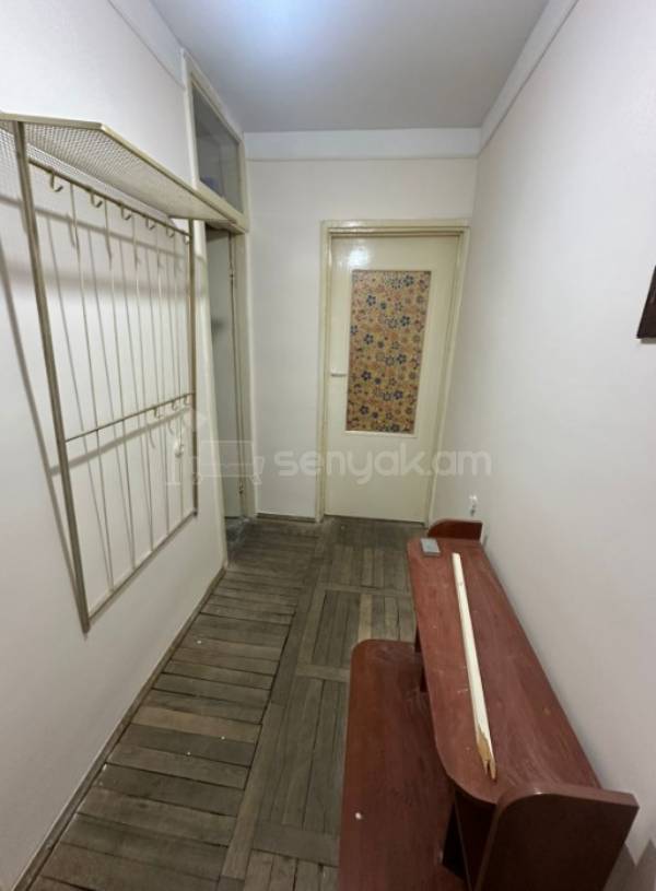 3 Սենյականոց Բնակարան Քարե Շենքում, 55քմ, 4/4 հարկ, Կոսմետիկ Վերանորոգված, Կահավորված, Արևկող