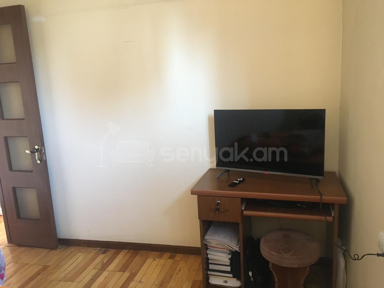 2 Սենյականոց Բնակարան Քարե Շենքում, 50քմ, 5/5 հարկ, Կապիտալ Վերանորոգված, Կահավորված, Արևկող