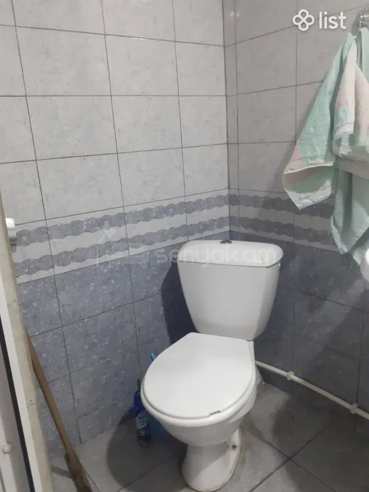 2 Սենյականոց Բնակարան Քարե Շենքում, 50քմ, 3/5 հարկ, Նորմալ Վիճակում, Կահավորված, Արևկող