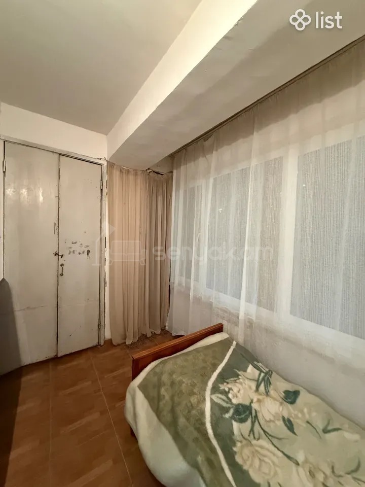 2 Սենյականոց Բնակարան Քարե Շենքում, 64քմ, 3/14 հարկ, Նորմալ Վիճակում, Կահավորված, Արևկող